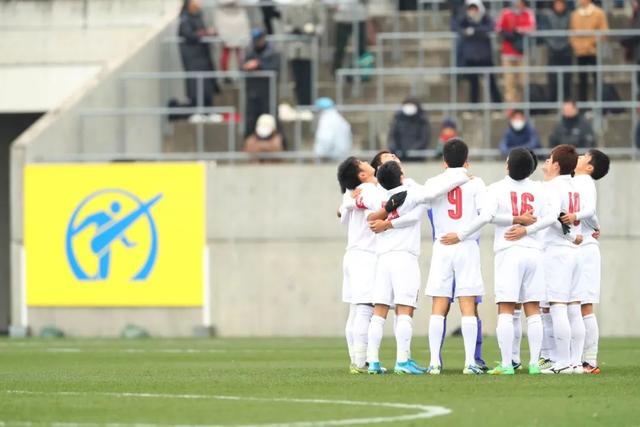 英超新赛季福利：购《镜报》，获赠24页赛程手册